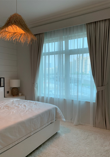 motorized-curtains-in-bedroom