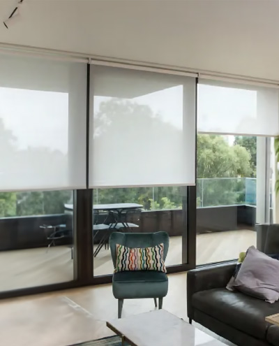 white-roller-blinds-in-living-room