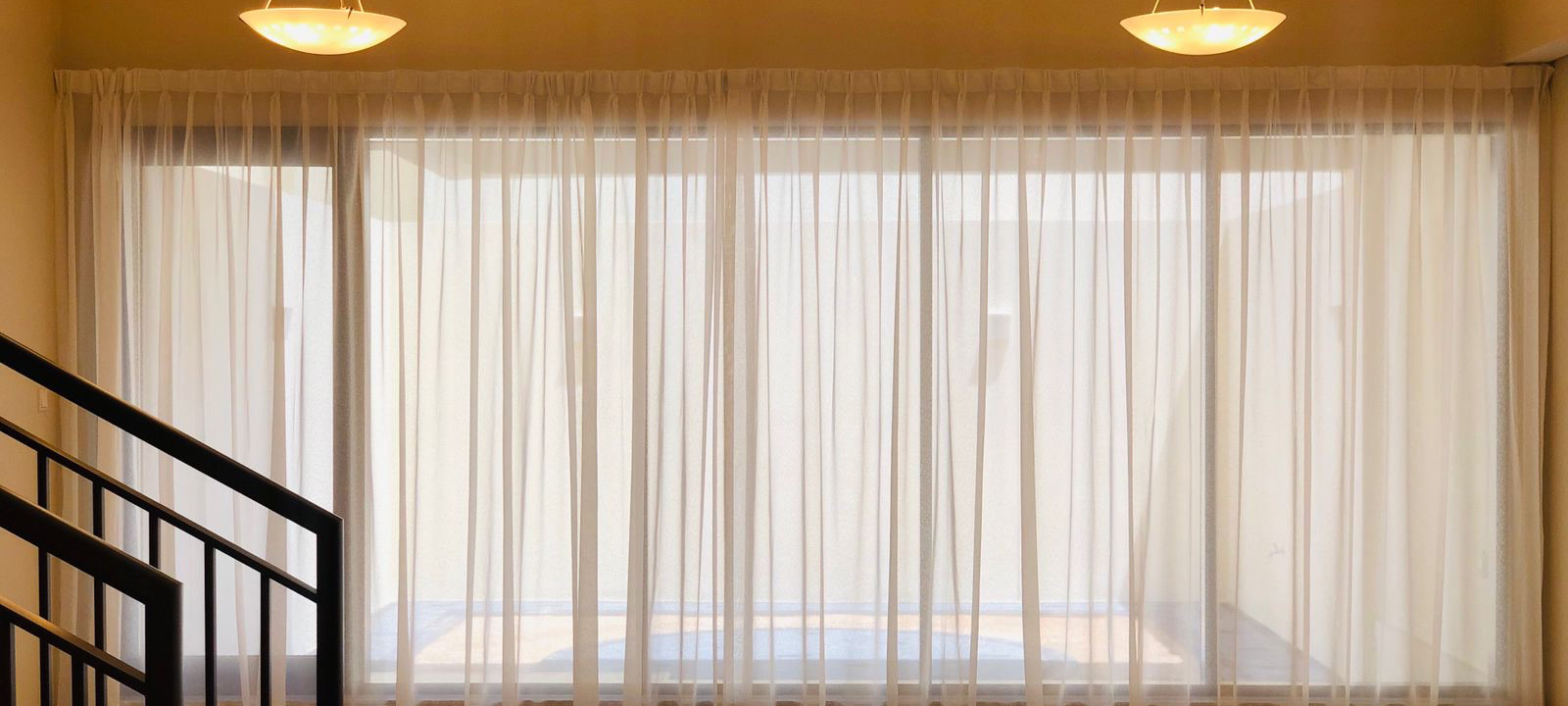 yellow-curtains-in-living-room